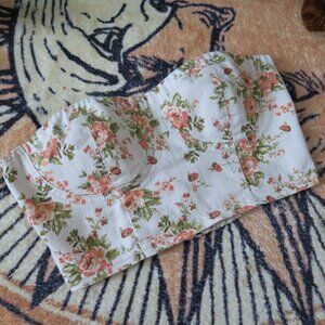 Forever 21 Floral Sleeveless Crop top